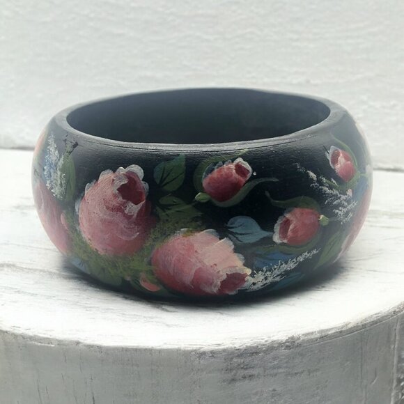 Vintage Hand Painted Chucky Wood Bangle Bracelet Black Roses - Picture 1 of 6